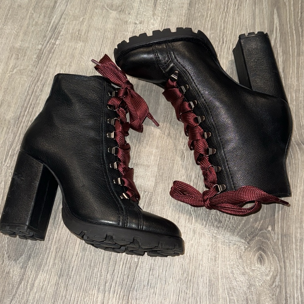 Schutz Black Booties women size 9 with burgundy & black shoelaces 4 inch heel 